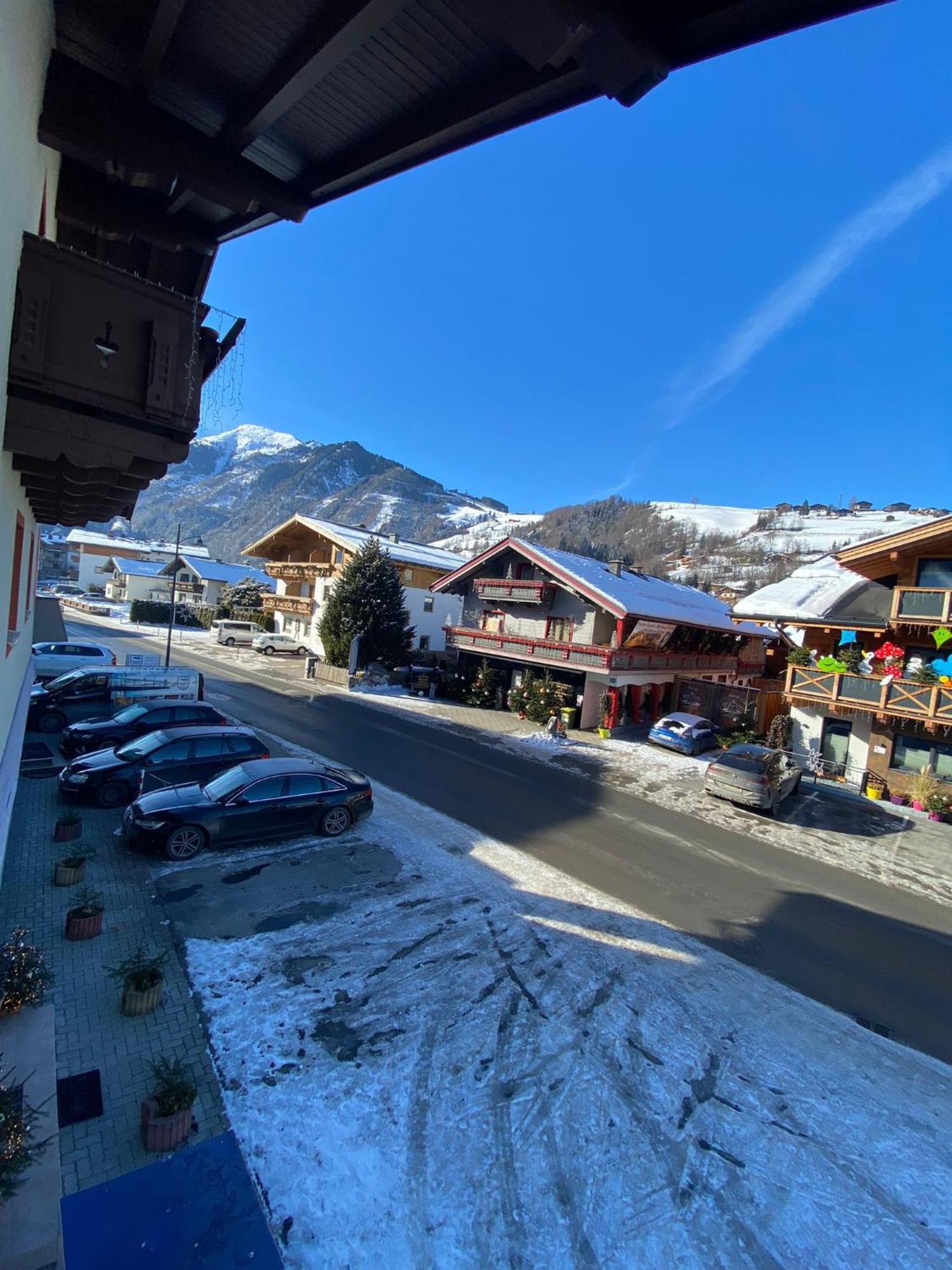 Apartment Thompson By Four Seasons Apartments Kaprun Exteriör bild